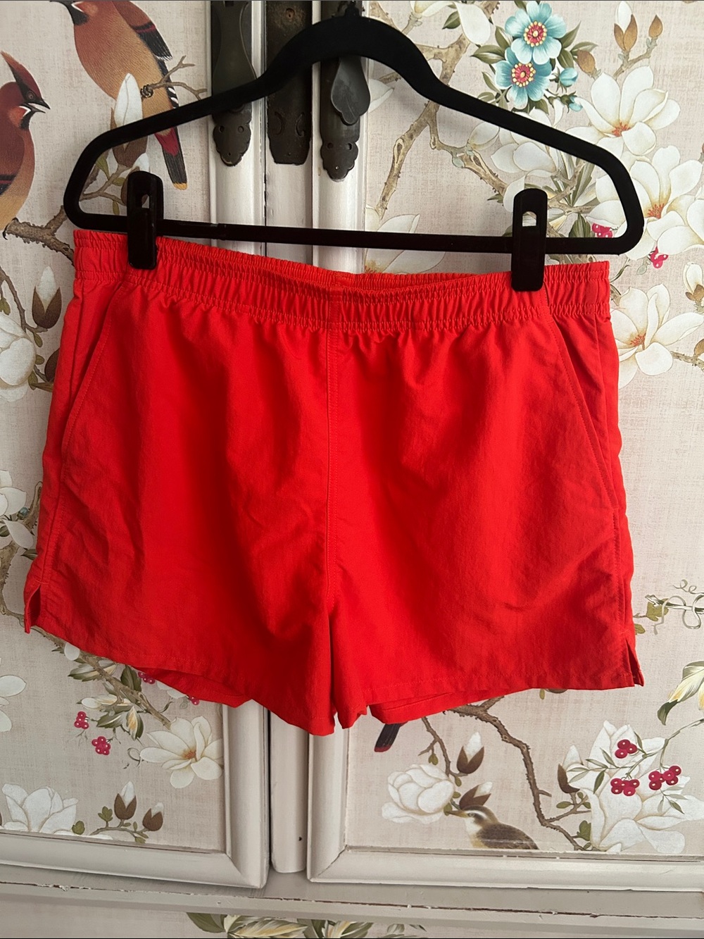 Aritzia Golden Bright Red Athletic Elastic-Waist Shorts